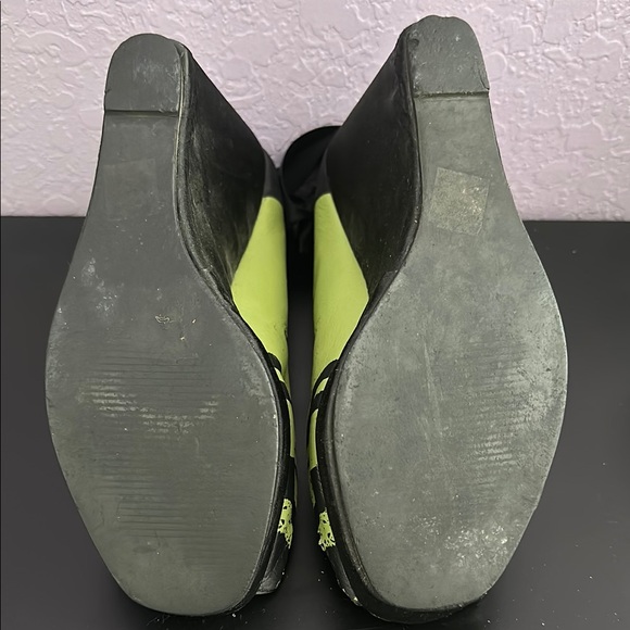 Zebra print Green and Black peep toe wedge shoes - Picture 5 of 5